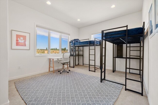 Building Photo - Tetherow Luxury 4 Bedroom Home