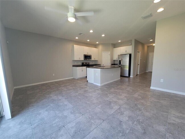 Building Photo - 7113 Grand Elm Dr