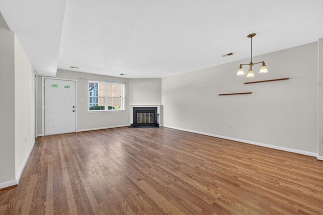 Building Photo - 1625 S Barton St