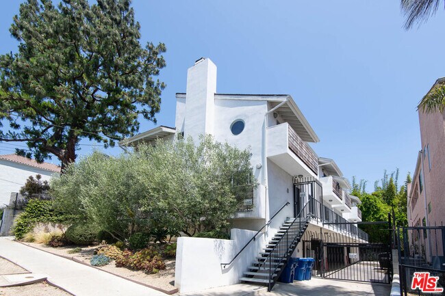 Building Photo - 1016 Sanborn Ave