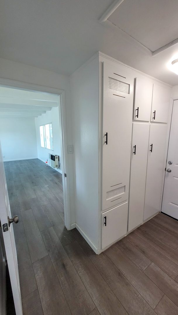 Building Photo - w8312