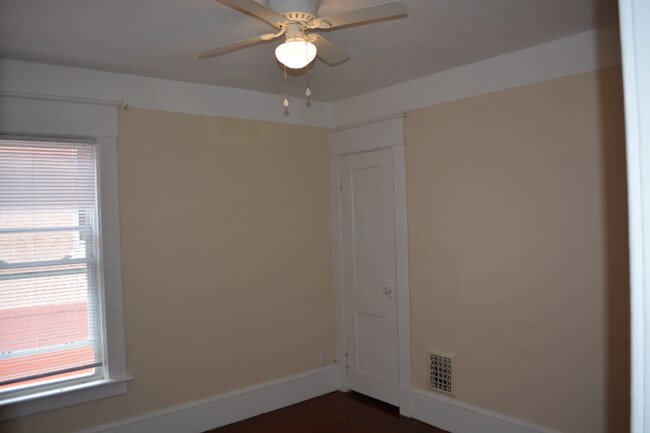 Building Photo - 1654 Miller St