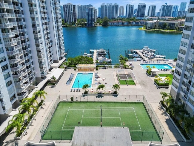 Building Photo - 18011 Biscayne Blvd