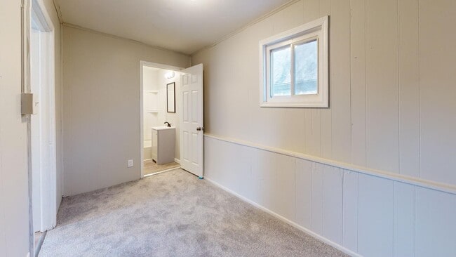Building Photo - Clark / Fulton Area - 4 Bedroom Single Fam...