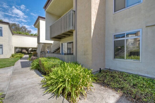 Building Photo - 432 Edgehill Ln