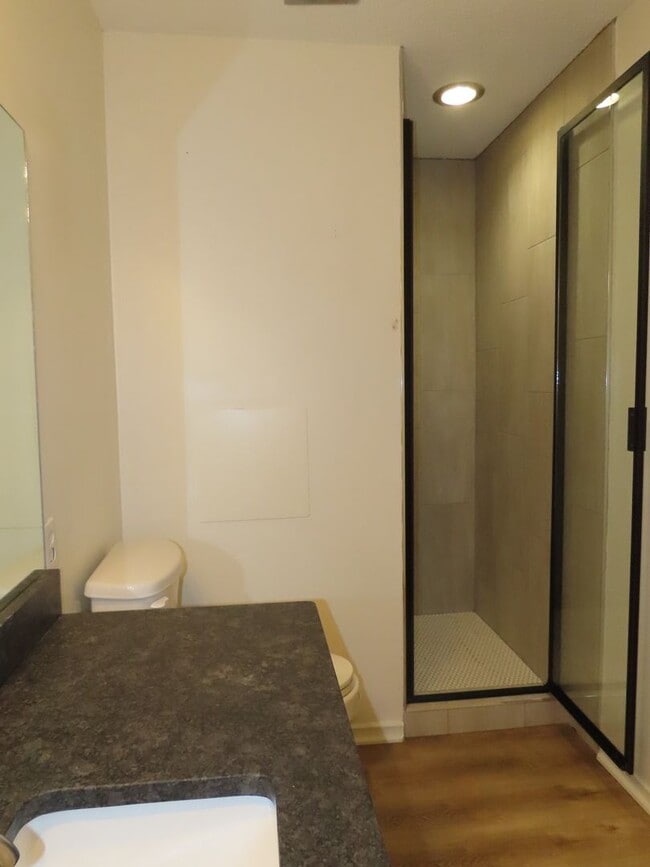 Building Photo - Expansive 3/2 Home in Tyler w/Additional Den and Living Room!