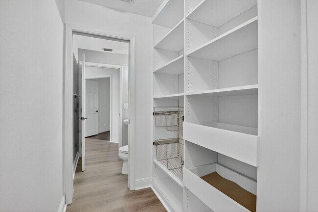 Building Photo - 6502 Brava Way
