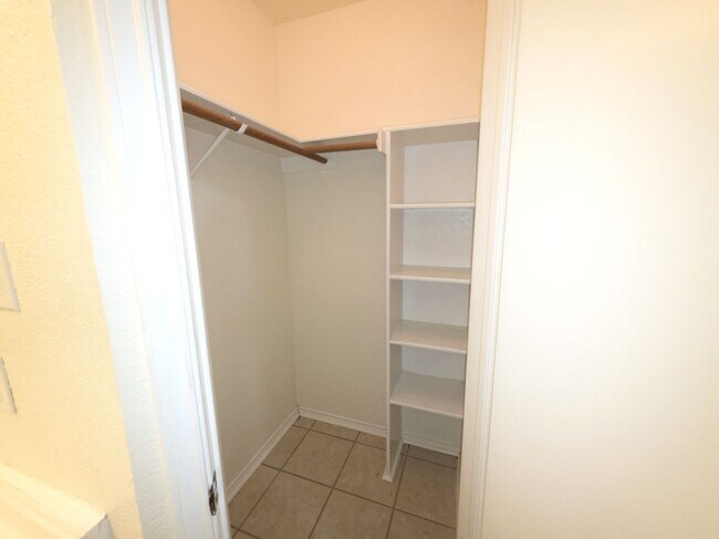 Building Photo - 1600 Hollow Tree Blvd