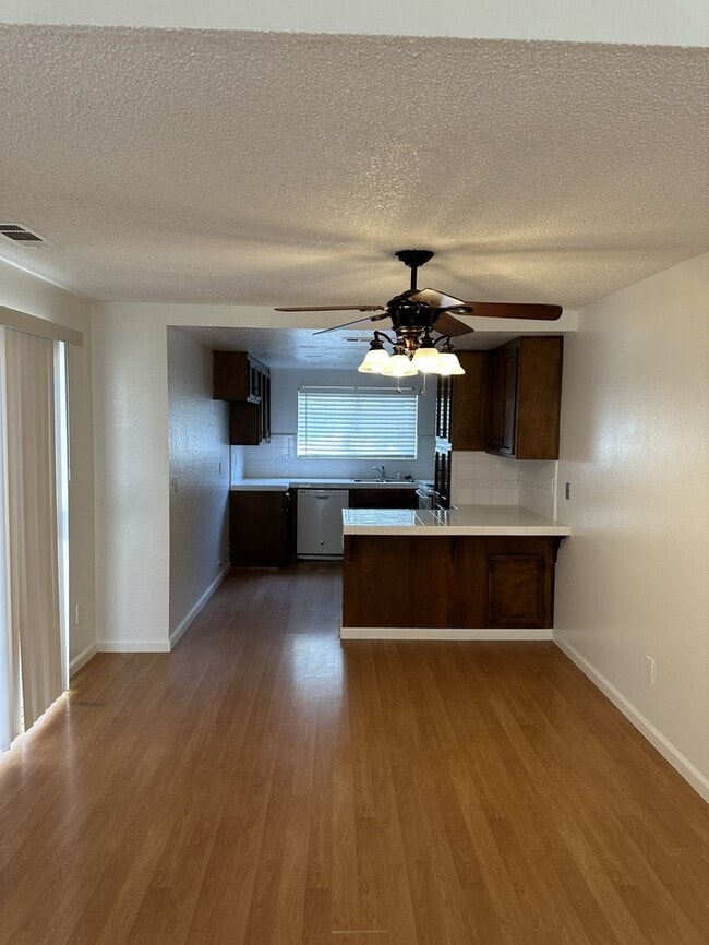 Building Photo - Modesto 3 Bed 2 Bath 2 Car Garage HOA Swim...