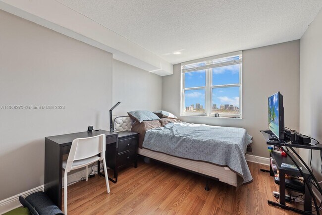 Building Photo - 3000 Coral Way