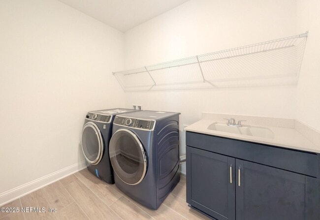 Building Photo - 156 Latham Dr