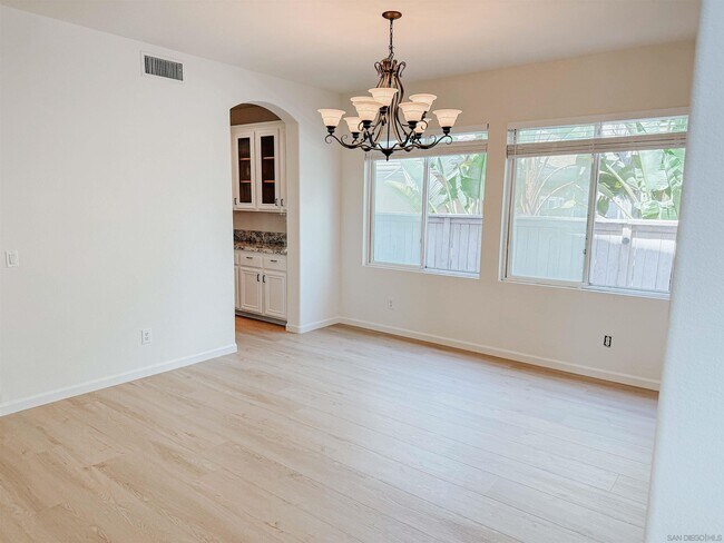 Building Photo - 1422 Antioch Ave