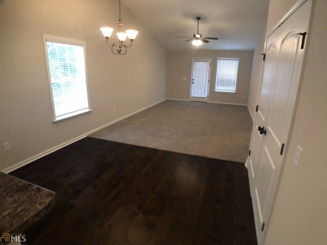 Building Photo - 113 Buckhaven Way