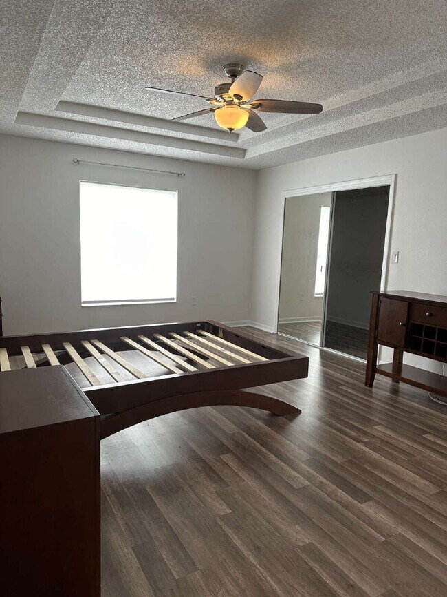 Building Photo - 3-Bedroom Home in Quiet Palm Bay