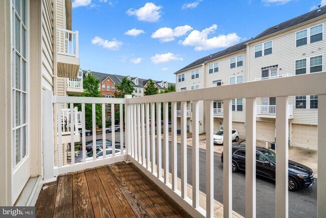 Building Photo - 2593 Eastbourne Dr