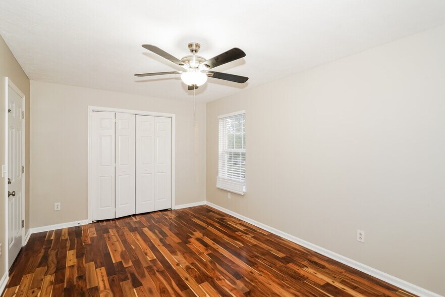 Building Photo - 452 Cedar Park Cir