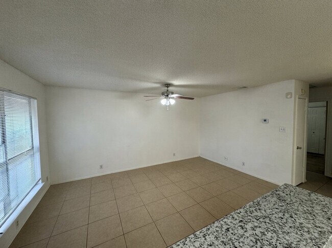 Building Photo - 8869 Meadow Range St
