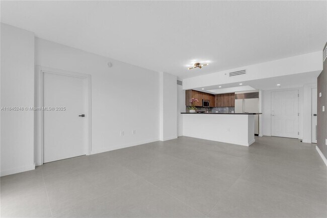 Building Photo - 140 S Dixie Hwy