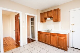 Building Photo - 310 Talbot Ave