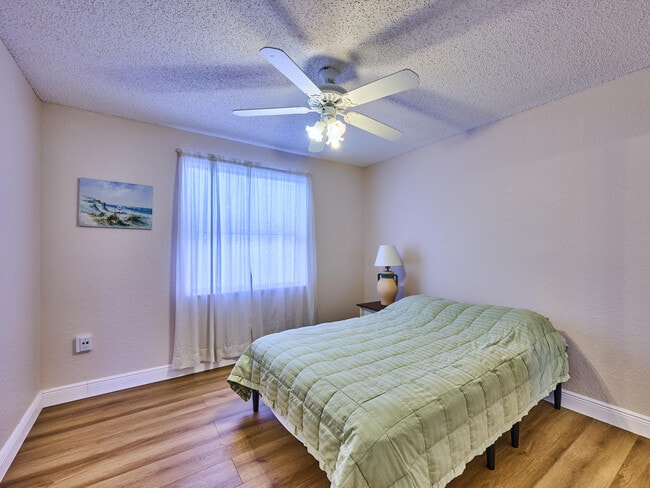 Building Photo - 2067 Cezanne Rd