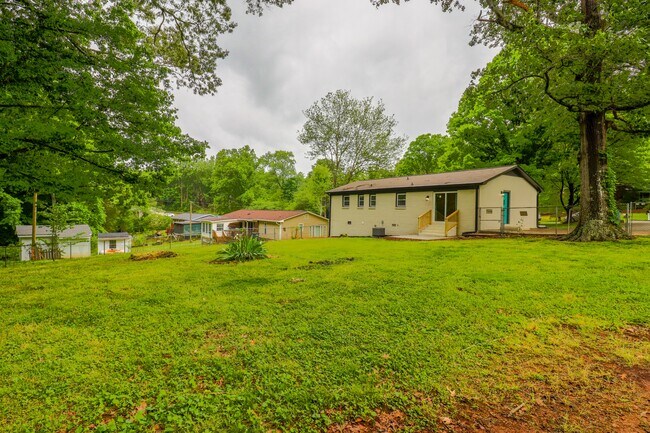 Building Photo - 2608 Meadow Lark Ln