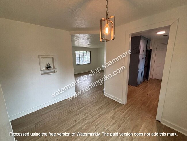 Building Photo - Nice 3 bedroom ready to go!