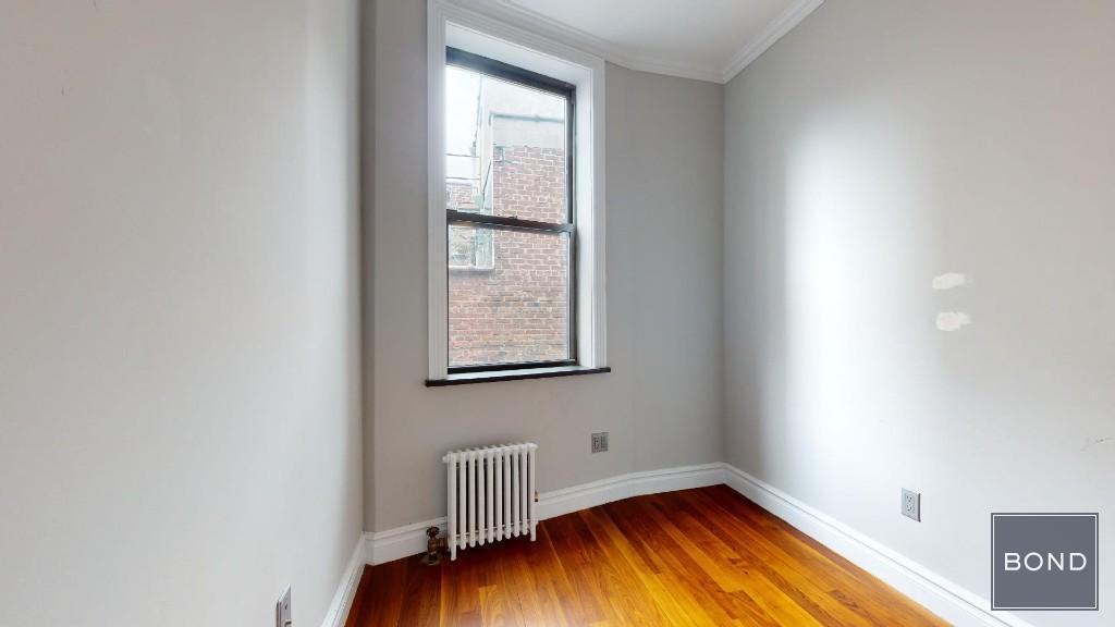 Building Photo - 326 E 35th St