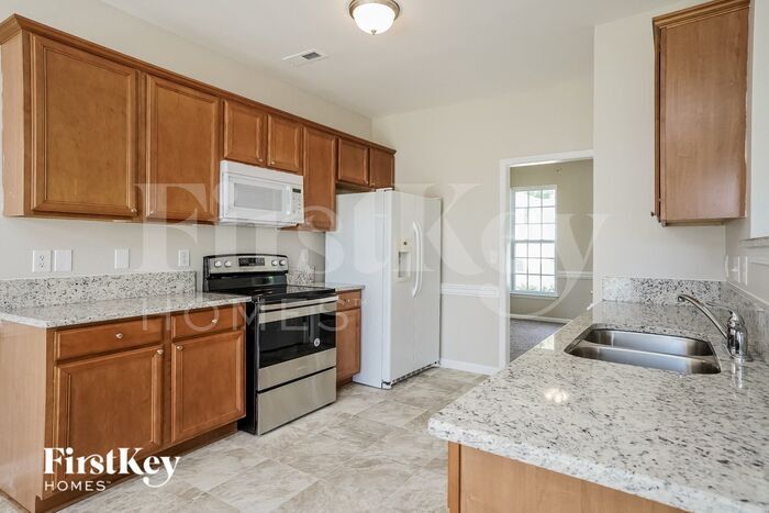 Building Photo - 705 Hawthorn Ridge Dr