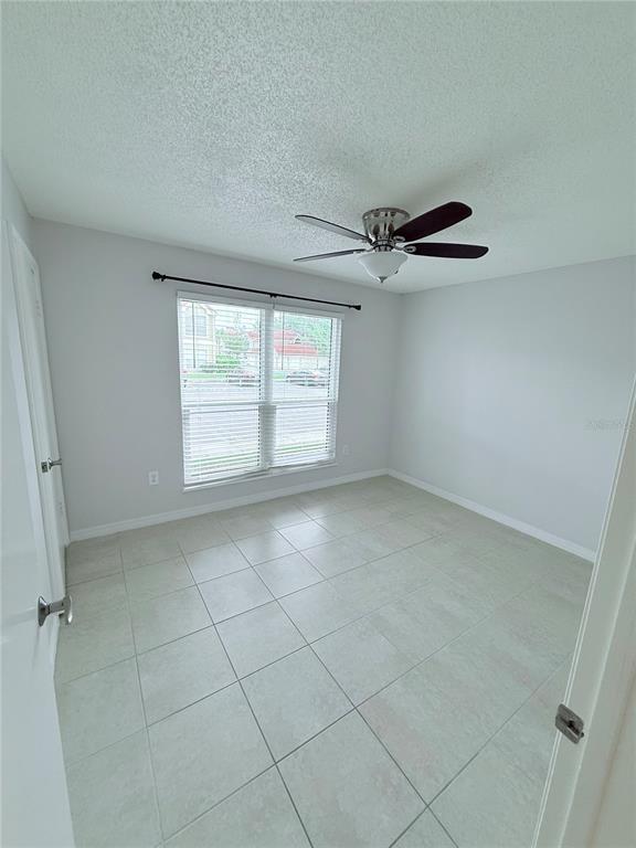 Building Photo - 9481 Highland Oak Dr