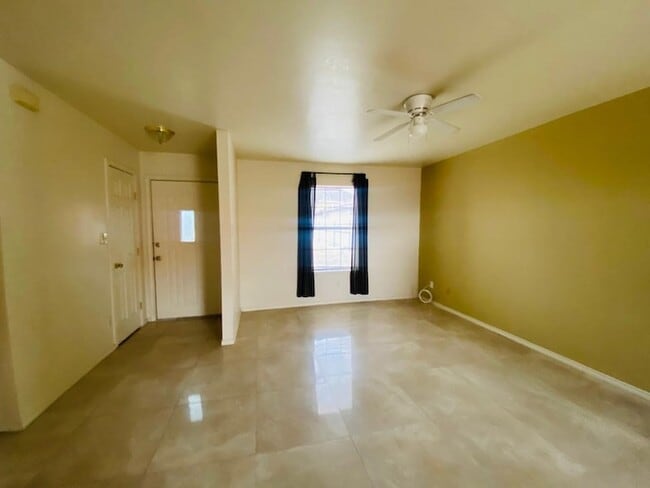 Building Photo - 2903 Patzcuaro Dr