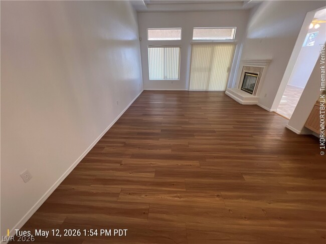 Building Photo - 2700 Vista Butte Dr