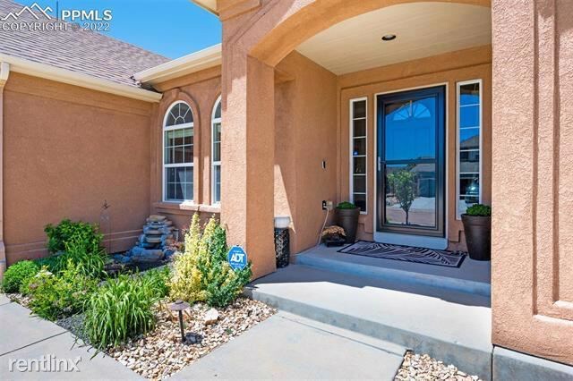 Building Photo - 12320 Grand Teton Dr