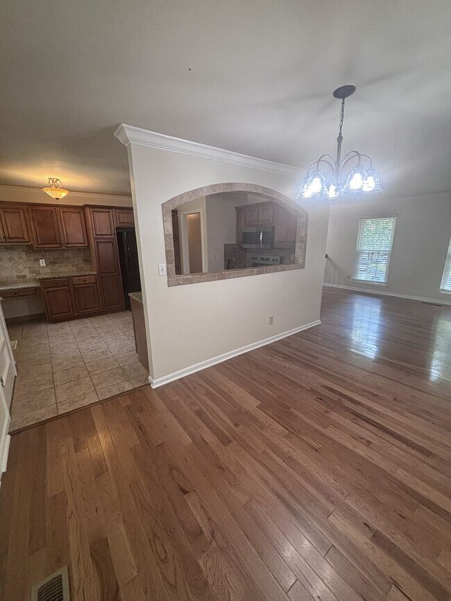 Building Photo - 1451 Arrowhead Trail