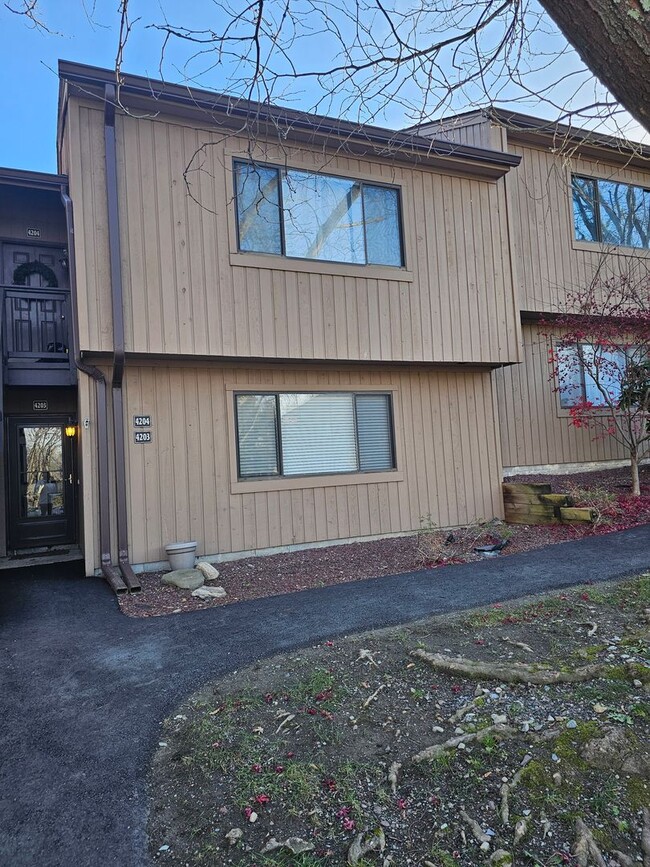 Primary Photo - FOX HILL!!! Beautiful Two Bedroom Condo available now for immediate move in!!!