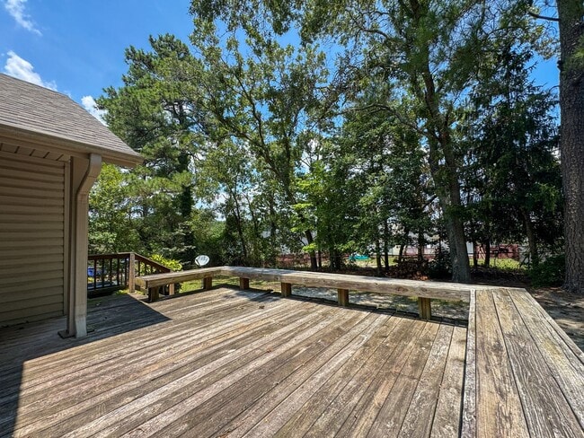 Building Photo - Cute 3 Bed 1.5 Bath Home Near Fort Bragg
