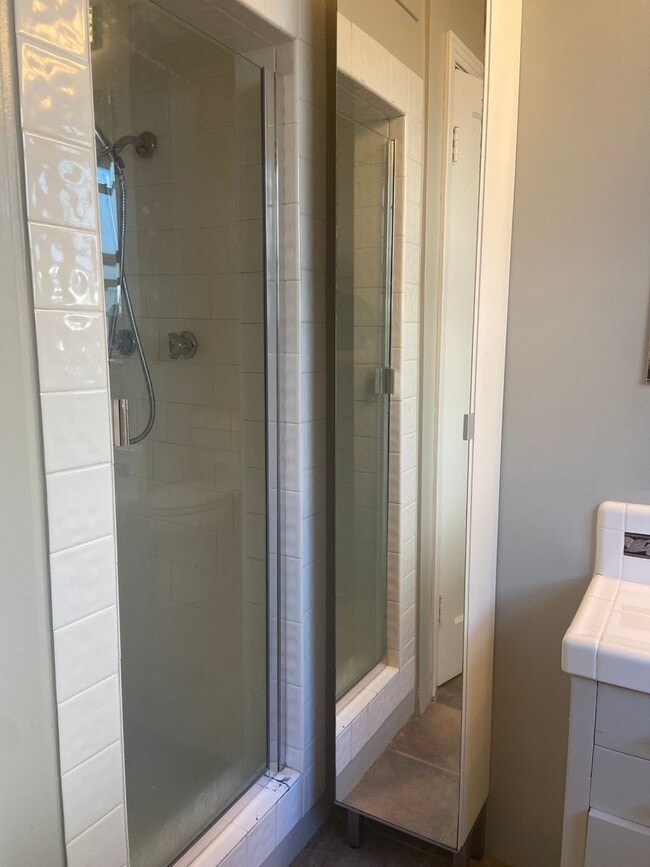 Building Photo - Cute 2 Bedroom Home in the College Neighbo...
