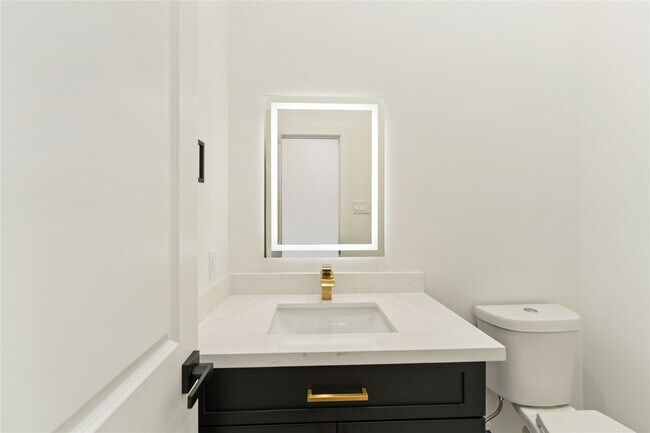 Building Photo - 8044 Sunbury St