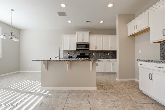 Building Photo - 17435 W Georgia Dr