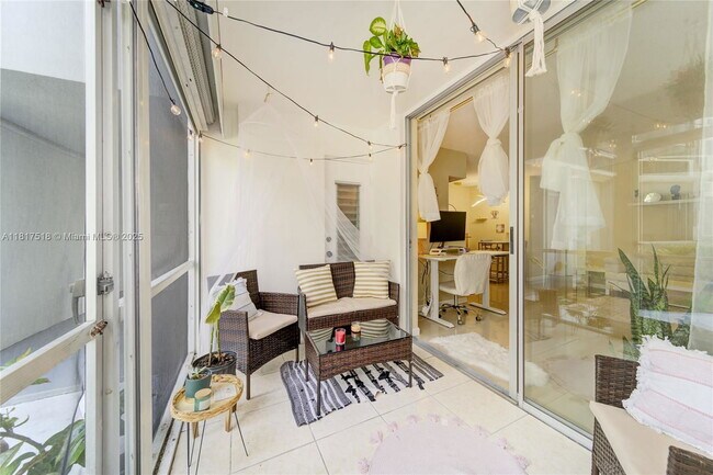 Building Photo - 1040 SE 4th Ave