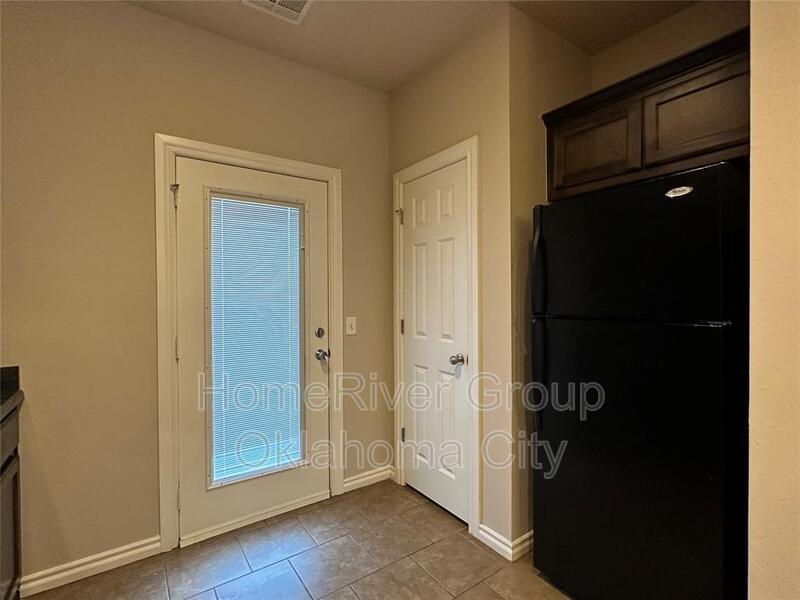 Building Photo - 926 SW 92nd St