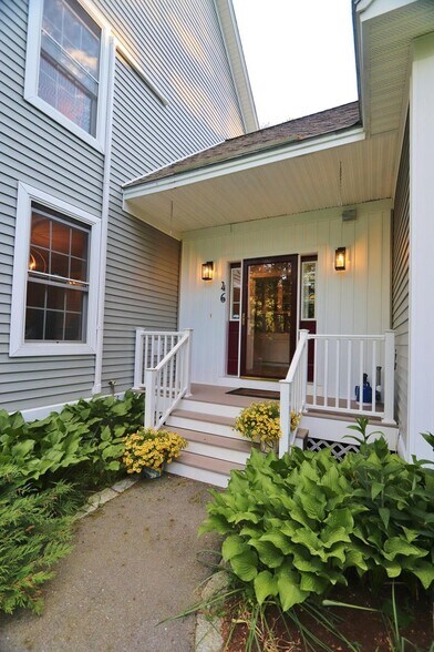 Building Photo - 46 Frances Dr