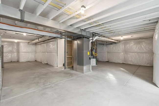 Building Photo - 4322 Fellows Dr