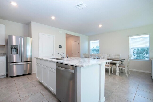 Building Photo - 3513 Hilltop Cir