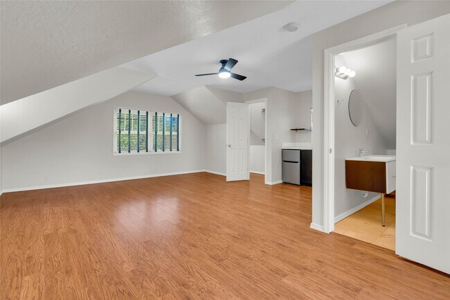 Building Photo - 1117 Harvard St