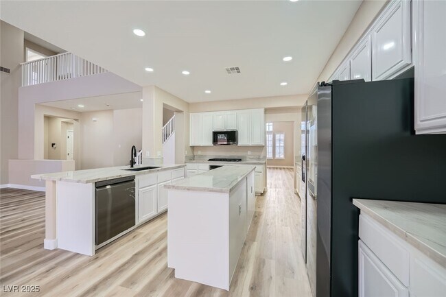 Building Photo - 9272 W Viking Rd