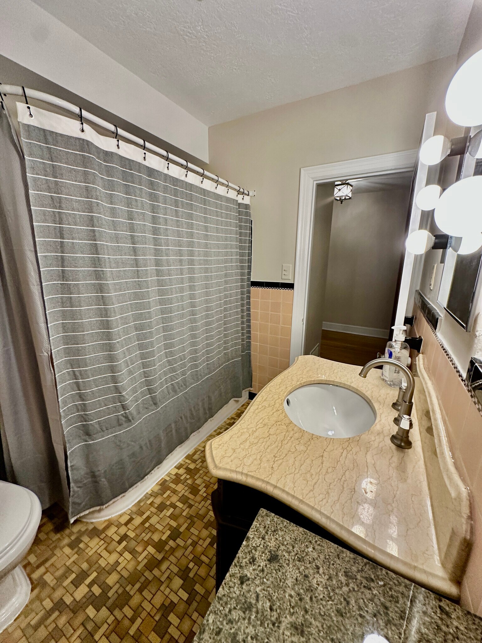 Building Photo - 3540 Irving Ave S