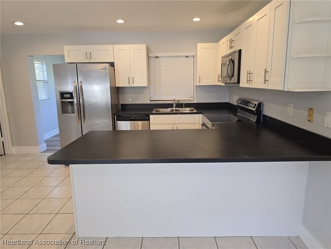 Building Photo - 644 Serenade Terrace