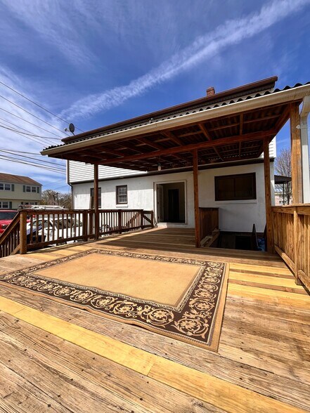 Building Photo - 108 Ruden St