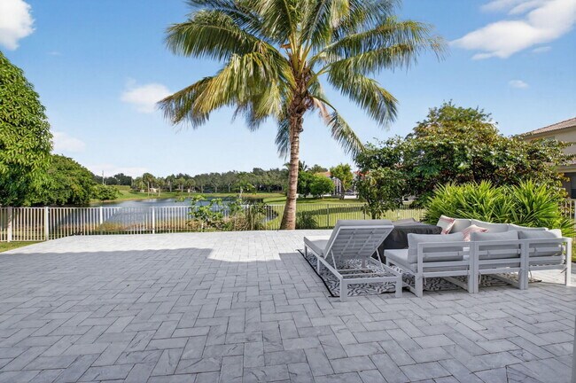 Building Photo - 3943 Westchester Way