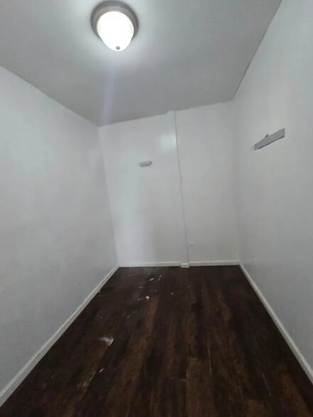 Building Photo - 216 3rd St